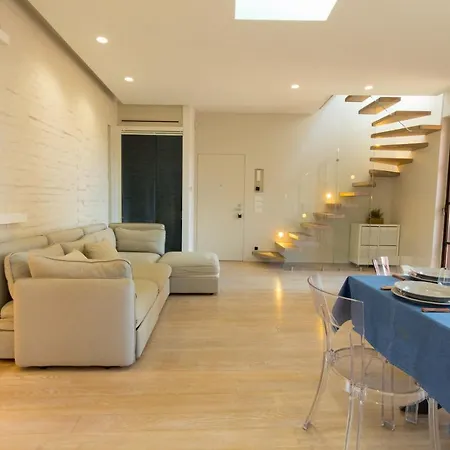 Pelliccia 11 Trastevere Penthouse * روما